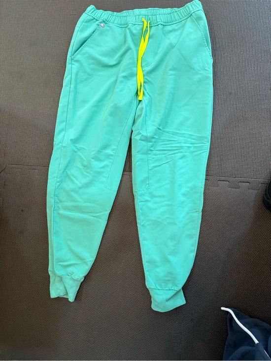 Men’s Figs Medium Jogger Scrubs