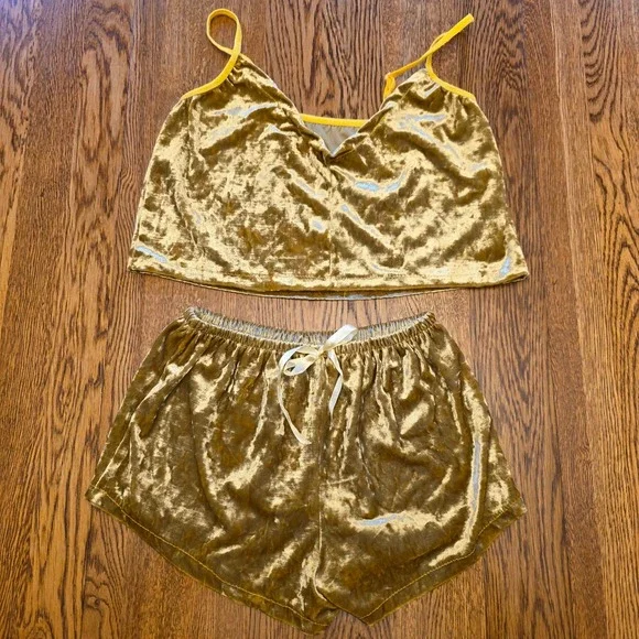 Shimmery Velvet Pajama Set Crop Top Shorts‎ Lounge Sleepwear Gold Women's Velour