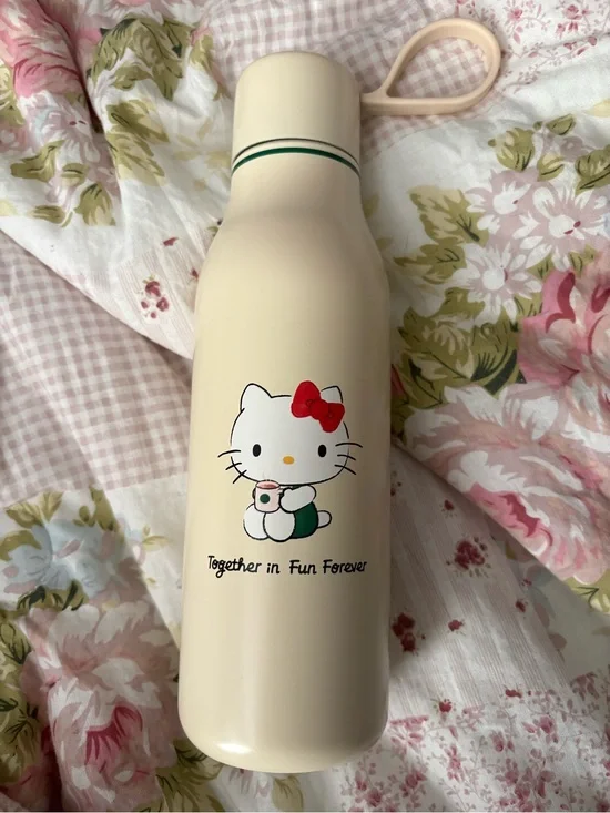 Hello Kitty Starbucks Limited Edition Water bottle