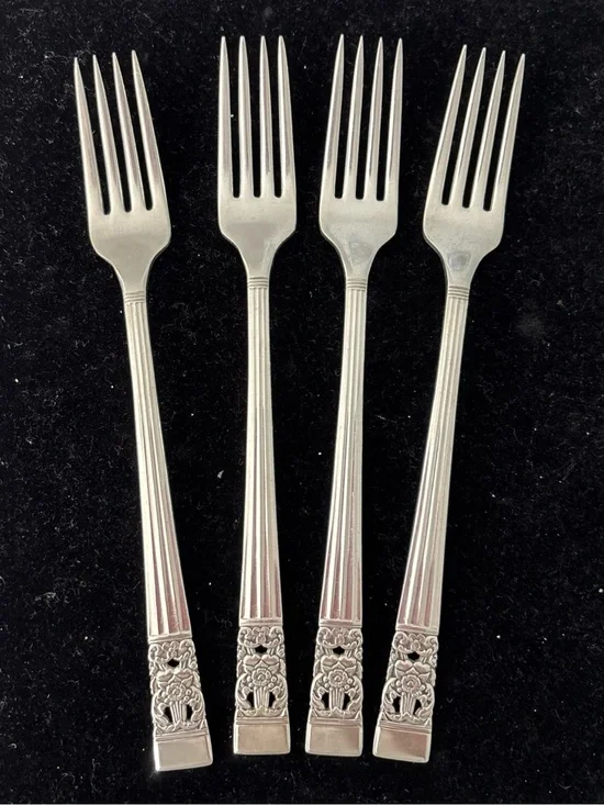 Community Plate, Coronation Flatware 4 Dinner Forks, Silverplate 7.50 Inches