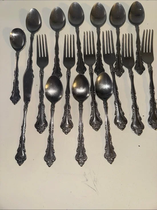 Vintage Custom Craft Japan Stainless Steel “Kings” Pattern 17 pieces