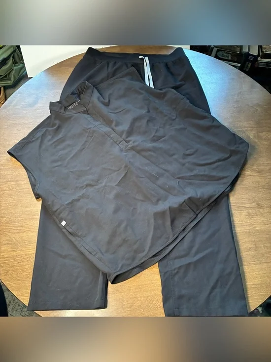 FIGS V-Neck Scrub 2 Pieces Set Black Technical Collection Mens Top 2XL Pants XL