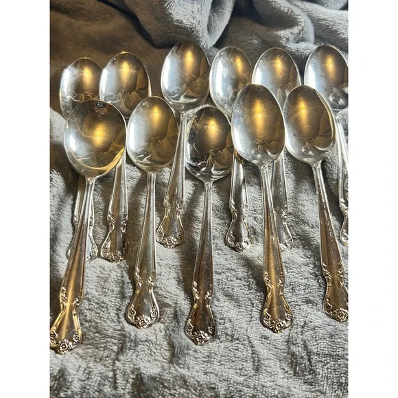 Rogers & Bro Remembrance Silverplate Teaspoons Set of‎ 12 Vintage 6 Inch