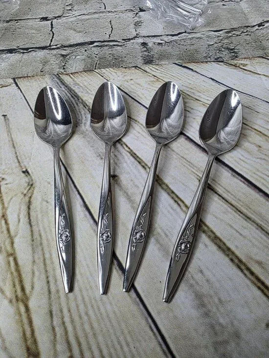 Oneida LASTING ROSE Set of 4 Teaspoons 6.5