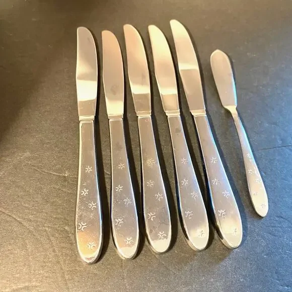 Vintage Oneida Duet 2 Starburst 5 Dinner Knives + Butter Knife Stainless
