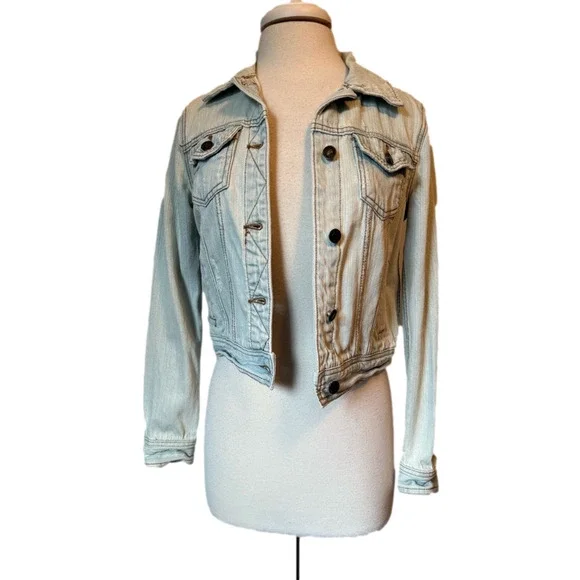 FOREVER 21 Sm Boho Distressed Light Wash Blue Cropped Denim Y2K‎ Festival Jacket