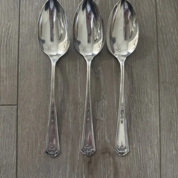 Vintage Oneida Community Tudor Plate QUEEN BESS I Serving Spoons Lot of 3 8