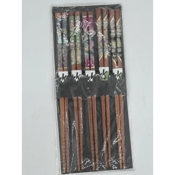 Japanese Natural Wood Chopsticks Reusable 5 Pairs Lightweight Hand Carved Set