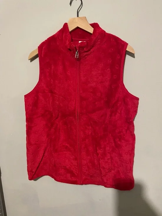 Kim Rogers women’s size large red vest