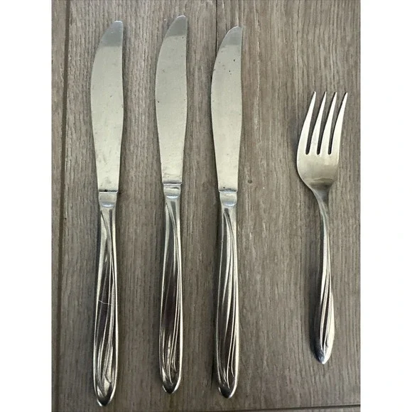 4 PCs International Silver Superior Stainless USA Dynamic Flatware Knives‎ Fork