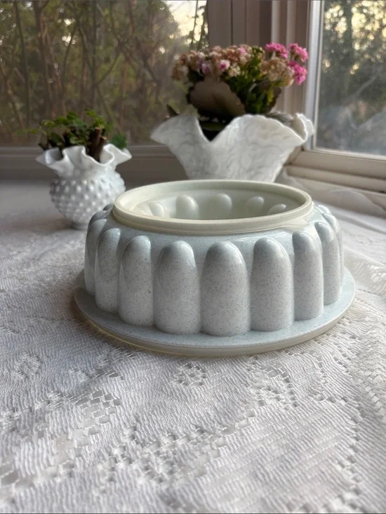 Jello Mold - Tupperware