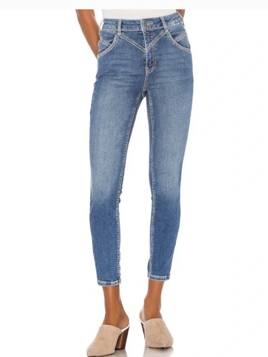 Free People/We the Free Riley seamed ankle jeans. Worn about 5-6x. 108 retail