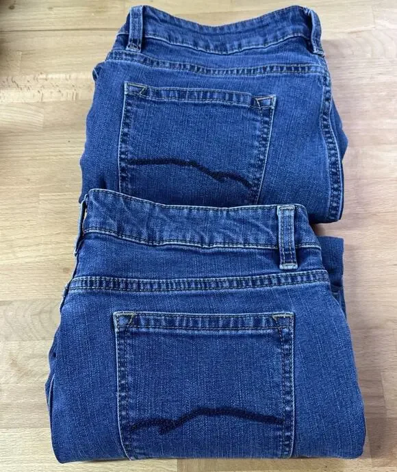 2 Blue Mountain Women's Relaxed Fit 5 Pocket Straight Leg Jeans Size 12