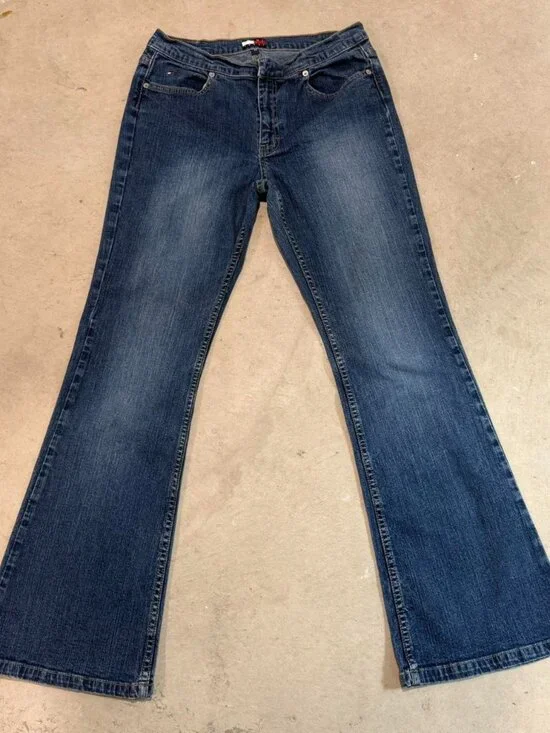Tommy Hilfiger Women's Blue and Navy Jeans