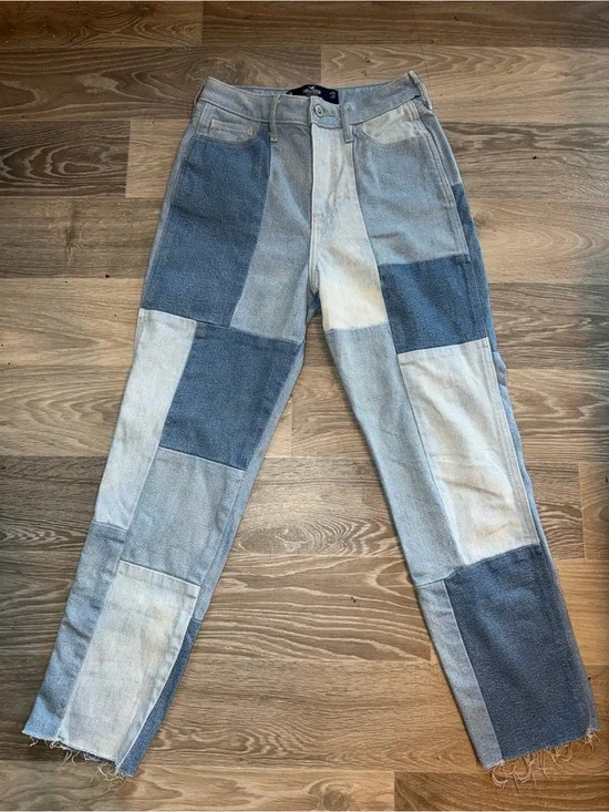 Hollister Light Blue High-Rise Mom Jeans