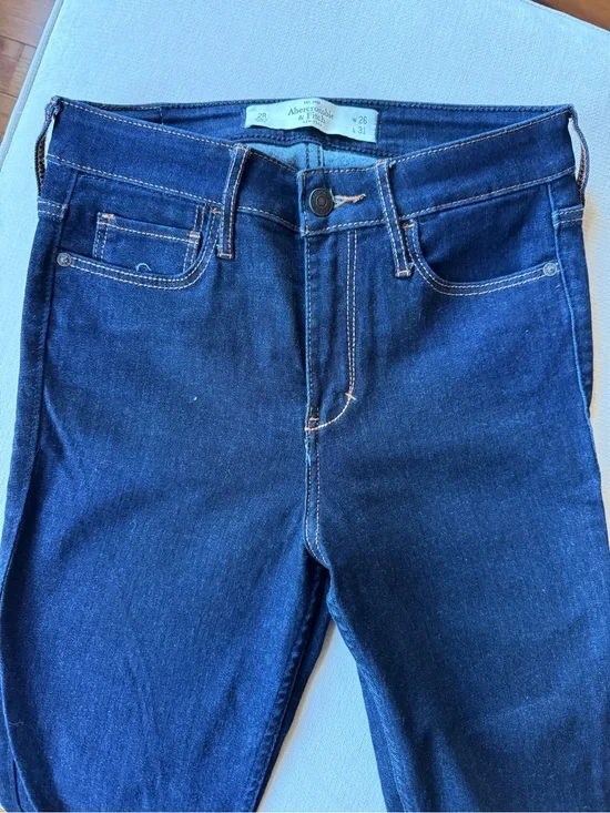Abercrombie & Fitch Women's Indigo Skinny Jeans