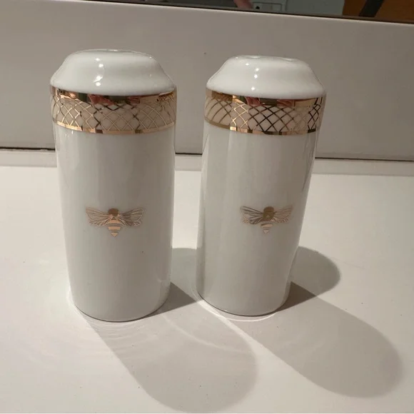 NEW Bumblebee Golden Anniversary Mary Kay Salt & Pepper Shakers 50th 1963 2013‎