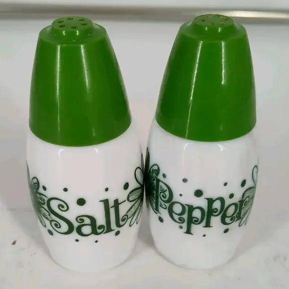 VTG GEMCO WESTINGHOUSE GREEN CRAZY DAISY SALT & PEPPER SHAKERS CORELLE!