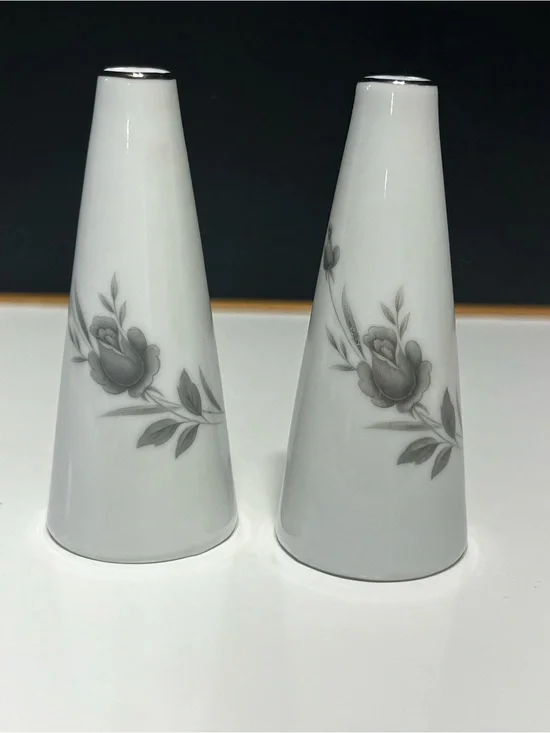 Vintage Four Crown 