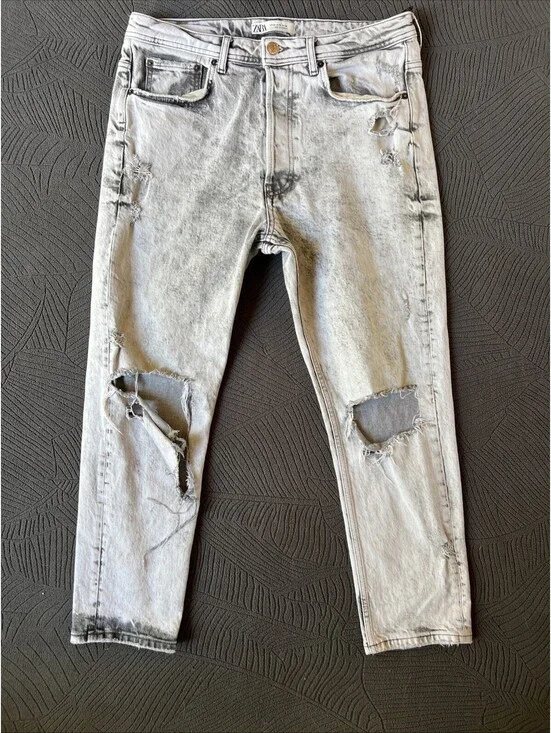 Zara Women’s Jeans Distressed acid Wash  - 1155-2B