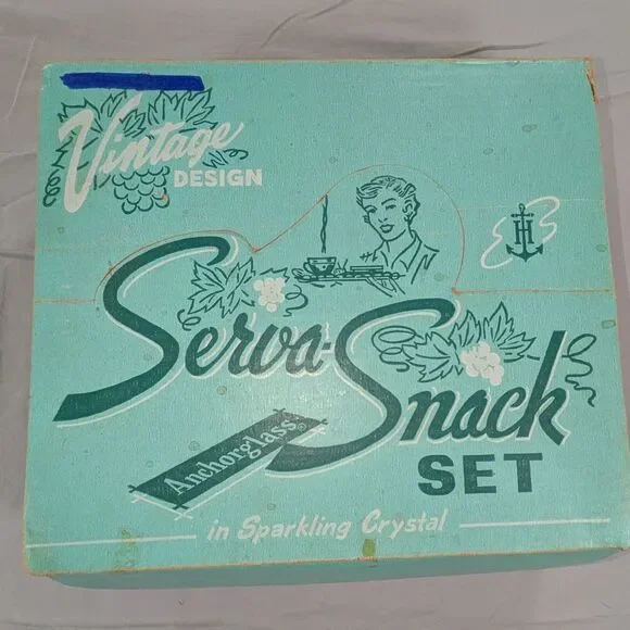 Anchor Hocking 8 Pc Vintage Snack Set Grape Design Cups & Trays