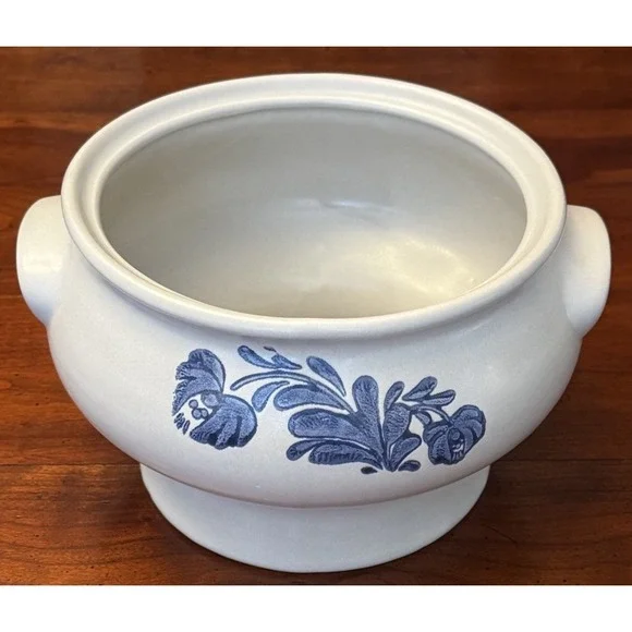 Vintage Pfaltzgraff‎ Yorktowne Stoneware Large Soup Tureen