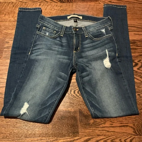 Frayed skinny jeans