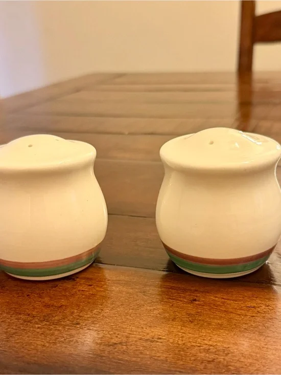 Pfaltzgraff Vintage Stoneware Juniper Burgundy Green Band Salt & Pepper Shakers
