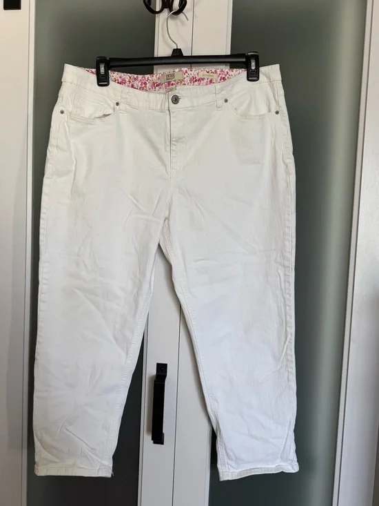 Vintage America White Stretch Cropped Jeans
