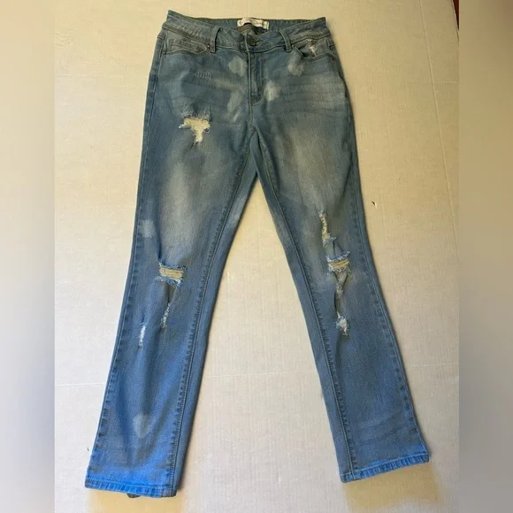 EST 1946 Denim Contemporary Blue Jeans Distressed with Natural Fading Sz-6.‎ F8