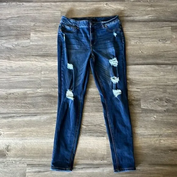 Maurices Distressed Skinny Jeans‎