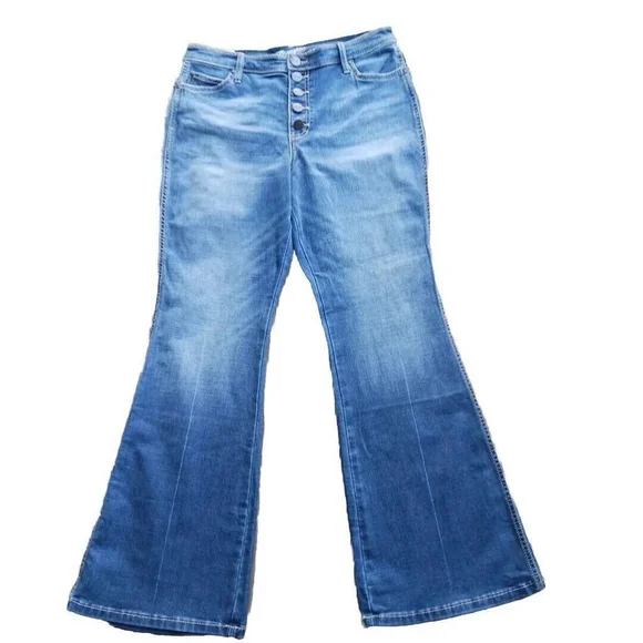 Wrangler Juniors Flare Leg Jeans Size 11 32 NWT