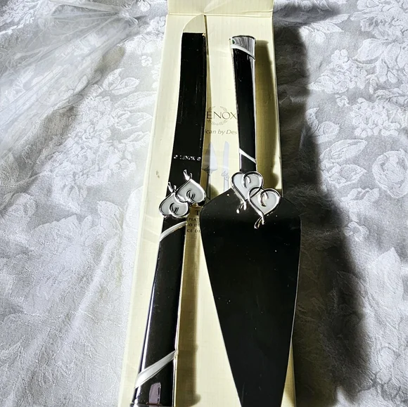 Lenox cake server and knife set Special Occasion or wedding NIB