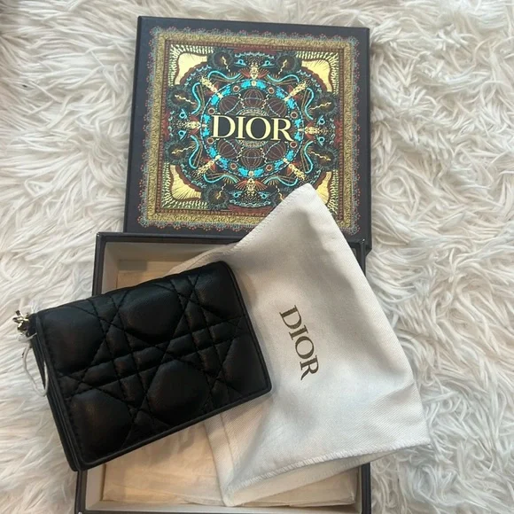 Dior wallet