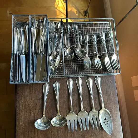 Oneida 118 piece flatware set King James 1881 w/ serving pieces