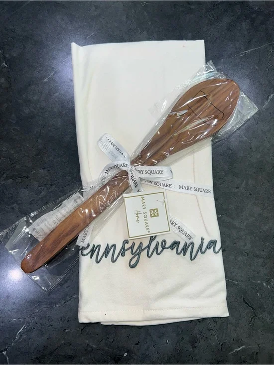 Mary Square “Pennsylvania” Cream Kitchen Towel with Natural Wood Serving Spoon