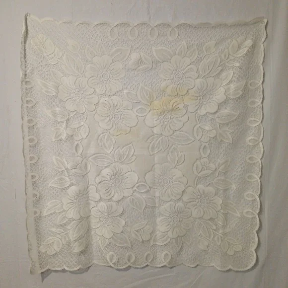 Vintage Polyester Doily, Small Tablecloth For Accent Table 35 Inch‎ By 35 In