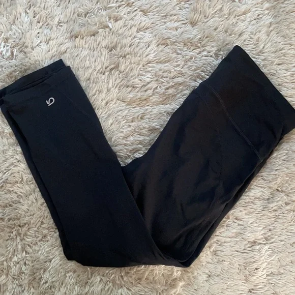 Gap fit size small black cropped workout leggings