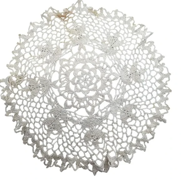 Vintage Hand Crocheted Round Floral Rose Lace Doily Cream 11.5 Inch‎ Shabby Chic