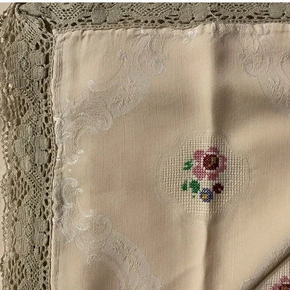 Vintage Pink‎ Embroidered Crochet Lace Damask Tablecloth Square 64
