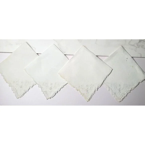 Vintage Cloth Cocktail Napkins 4 Cream Cutwork Embroidery Corner Scallops 10