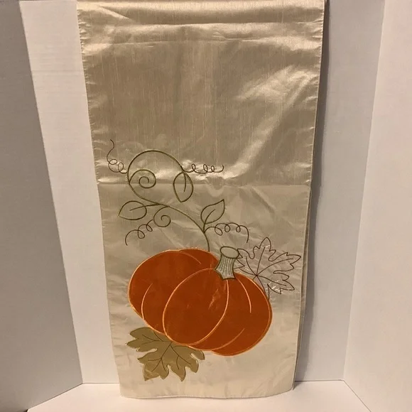 PUMPKIN TABLE RUNNER