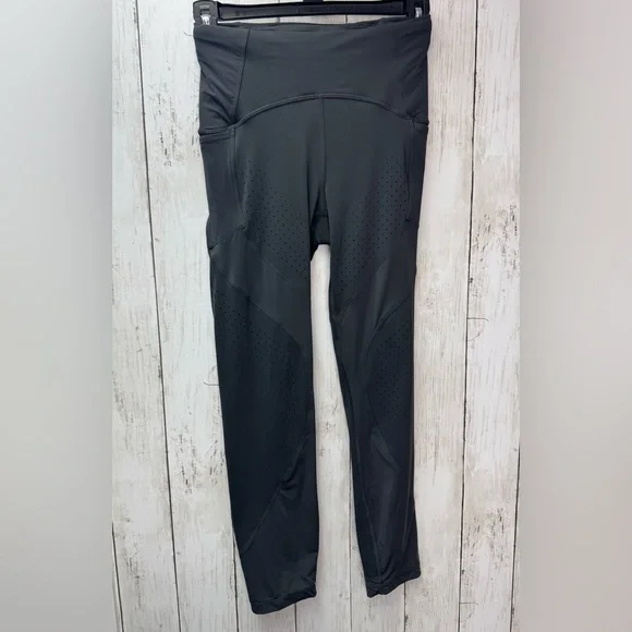 Lululemon Dark gray Perforated Leggings size 4