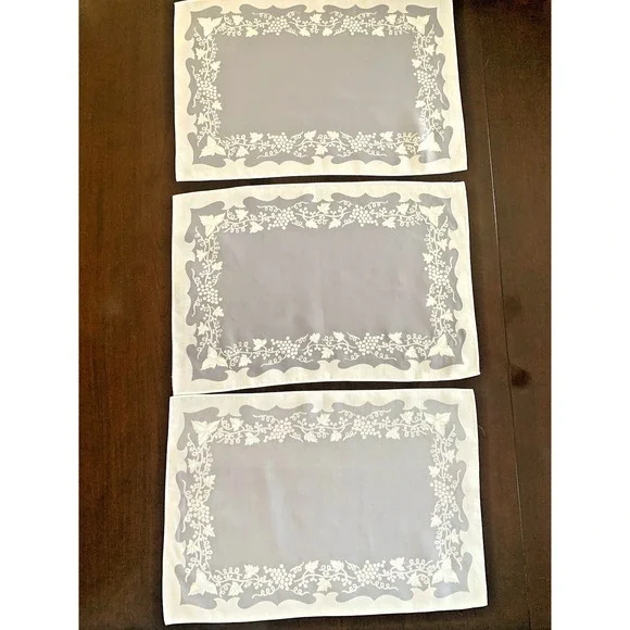 Unbranded Grape Vine‎ Placemats Set of 3 Grey White Scalloped Edge Home Decor