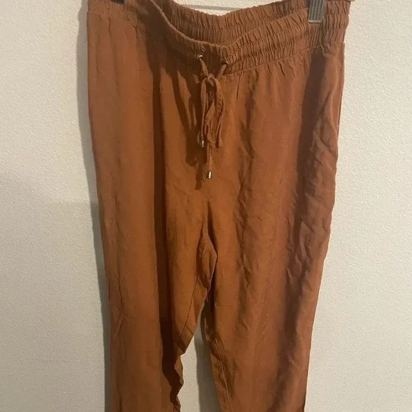 Forever‎ 21 jogger pants