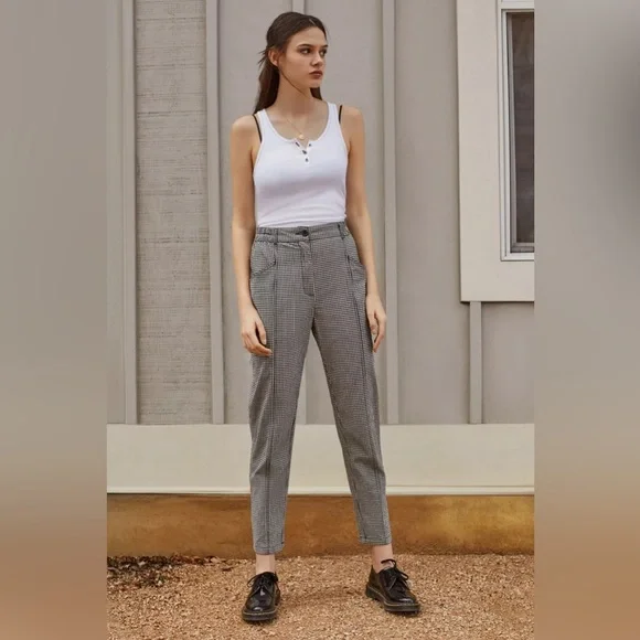 Urban Outfitters Black & White Houndstooth Straight-Leg Pants