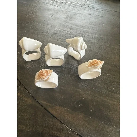Vintage  Ceramic Seashell Napkin Rings Set of 5 White Coastal Nautical Decor GUC