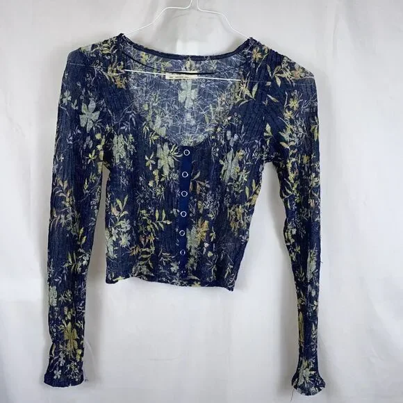 Free People We the Free Angelina Floral Lace button front long sleeve crop top S
