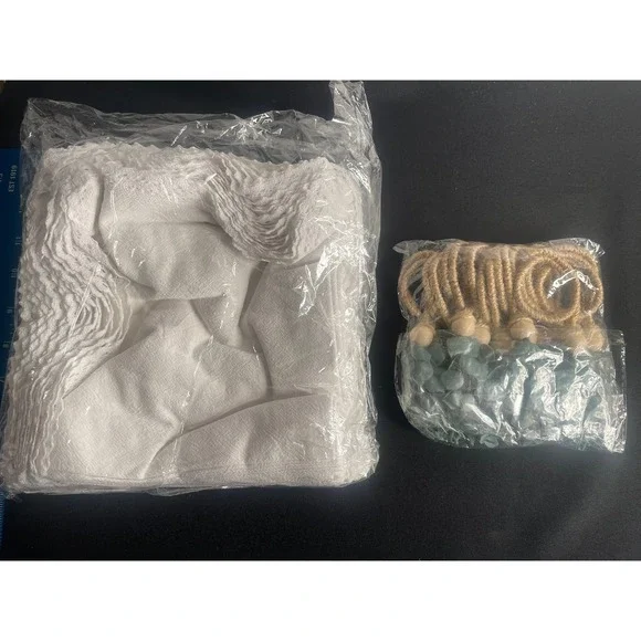 Eaasty 12‎ Sets White Lace Trim Napkins with Eucalyptus Jute Rope Napkin Rings