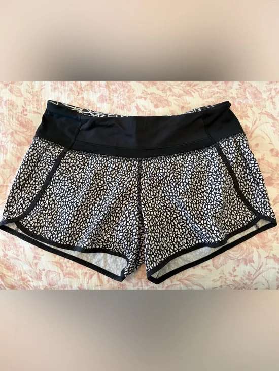 Lululemon Run Times Short 4'' Miss Mosaic Black Mid Rise Sz 6 geometric